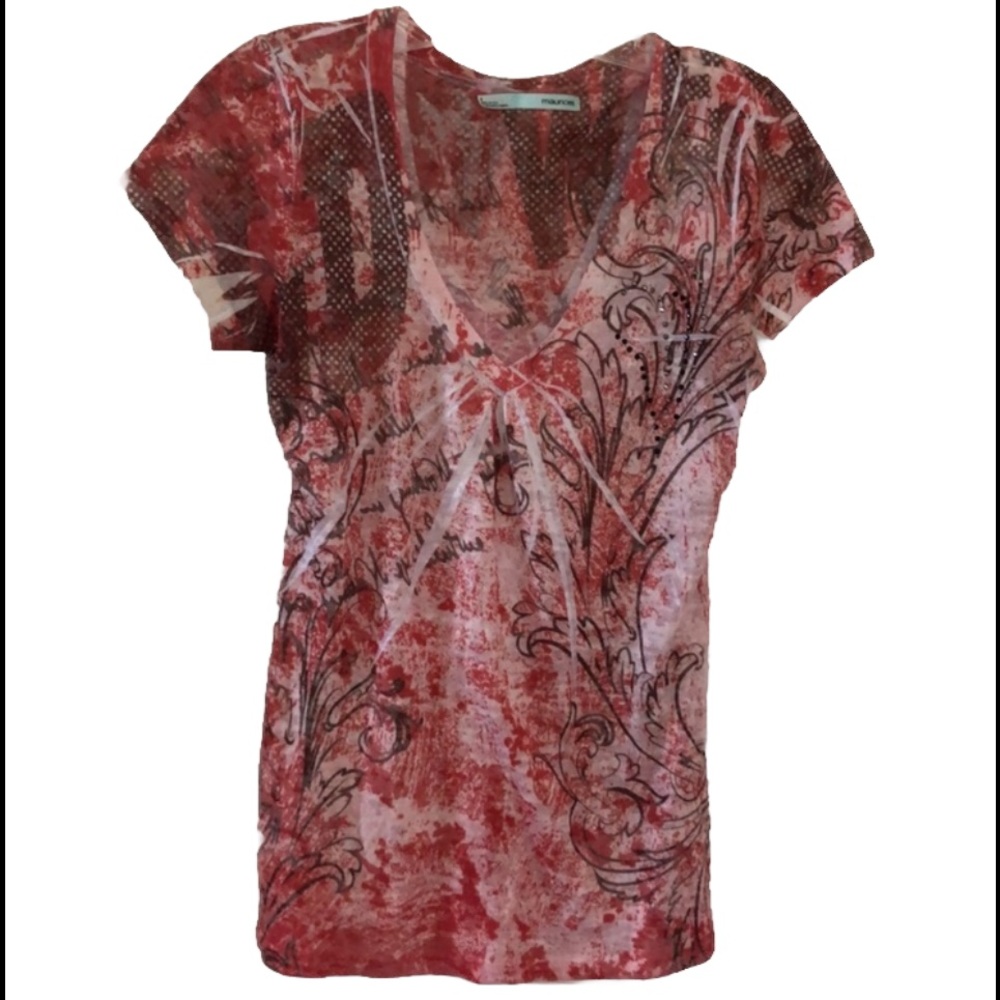 Maurice’s graphics vneck T-shirt size small